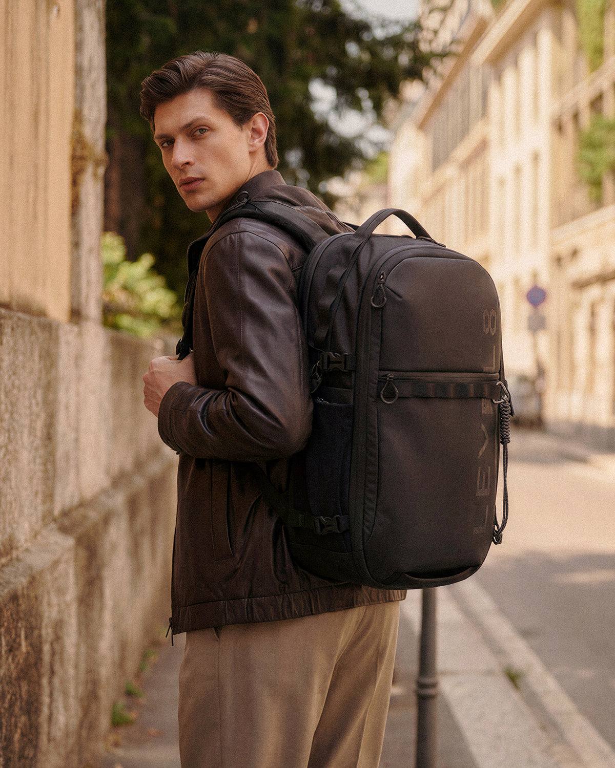 antitheft backpack for traveling Pacsafe Venturesafe EXP45 Carry On Travel Pack The Pacsafe EXP45 Carry Anti-theft Cabin Travel Backpack