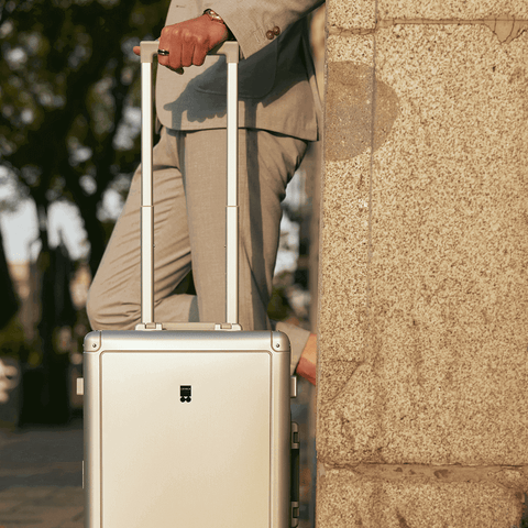 Six Qualities That Define the Best Aluminum Luggage for Travel