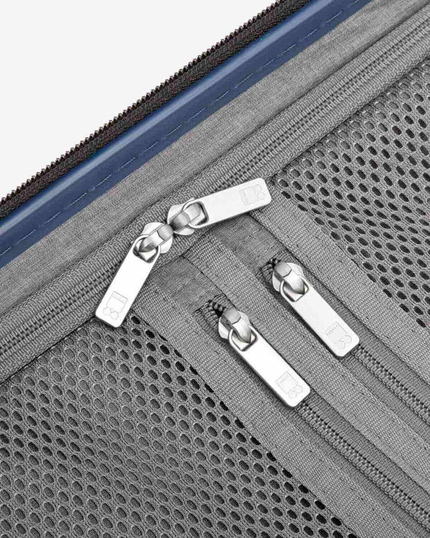 quality zipper of level8 luggage