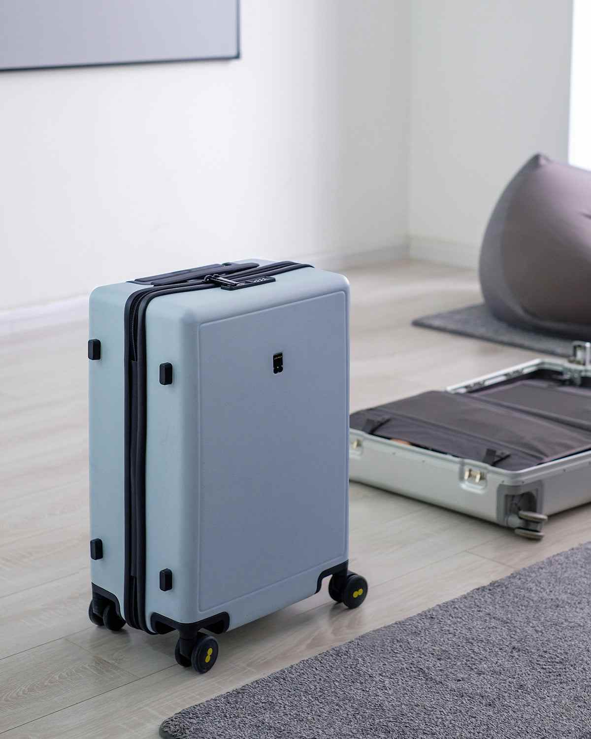 carry on luggage  for women for sale